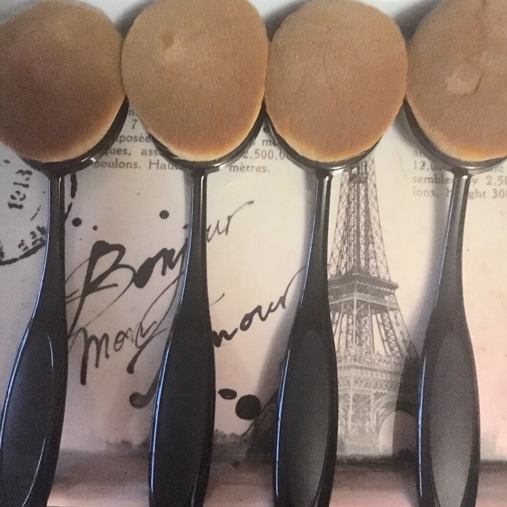 ✅ Best foundation brush ever invented 3rd restock